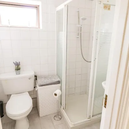 Churchfield House Дом отдыха