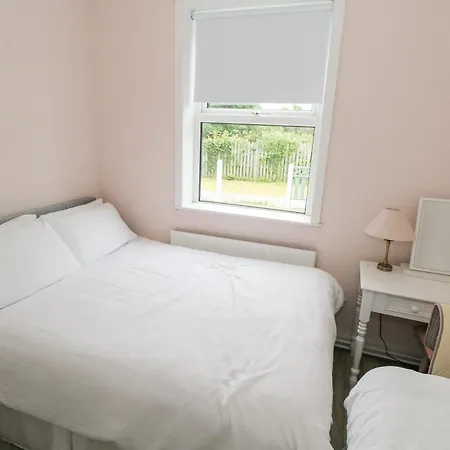 Churchfield House Дом отдыха *